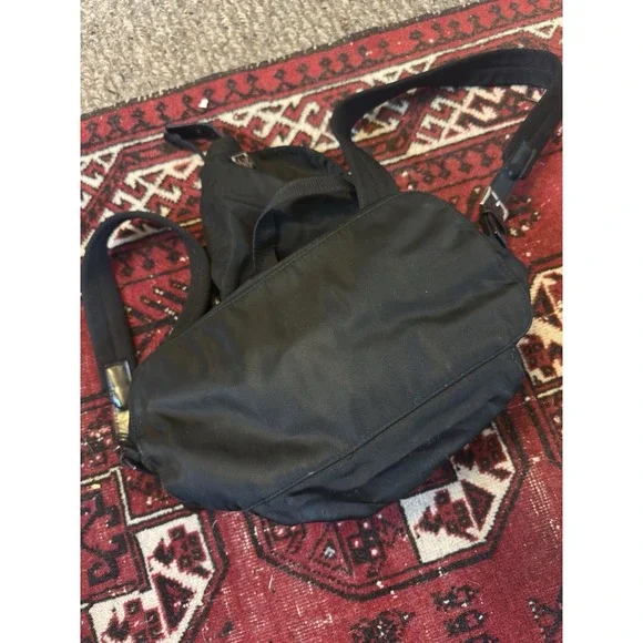 PRADA BLACK VINTAGE TESSUTO NYLON TRIANGLE LOGO BACKPACK